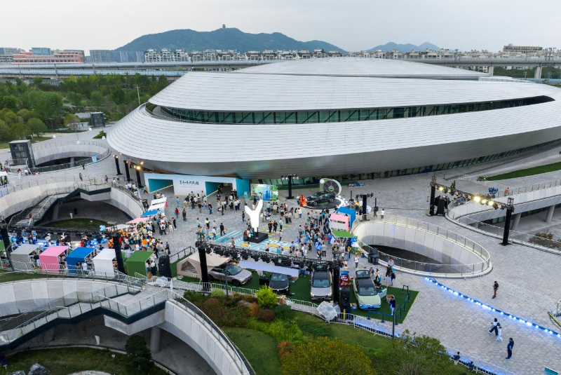 2025媒体管家:坚持拥抱用户的长期主义,岚图汽车与“岚友”共赴未来