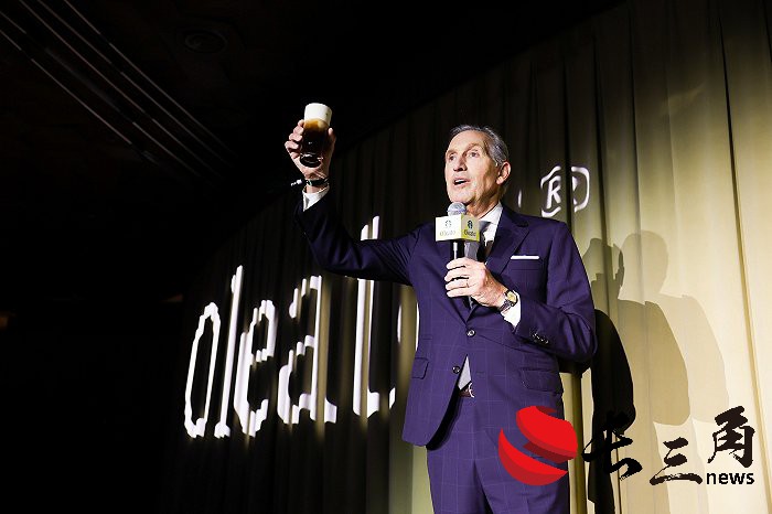 2025媒体管家:星巴克的未来制胜秘密,藏在霍华德·舒尔茨带来的新品意榄朵里