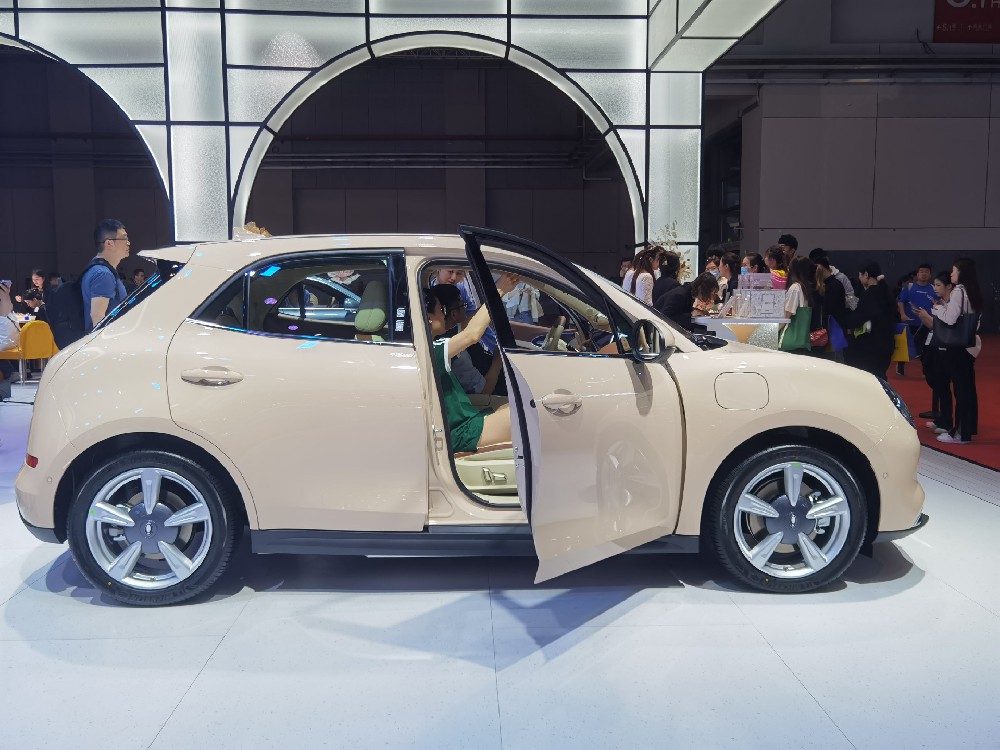 2025媒体管家:欧拉关闭专属App引车主担忧 多次战略调整难挡销量下滑