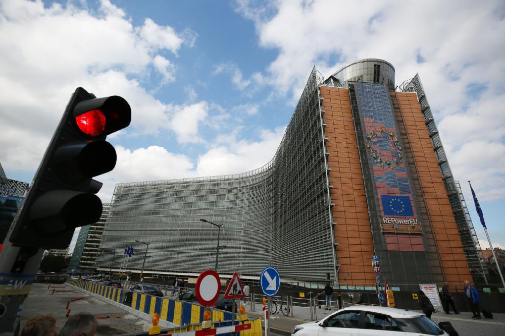 2025媒体管家:“这意味着全球合作再次出现倒退”——欧盟对华电动汽车加征关税引发多方反对