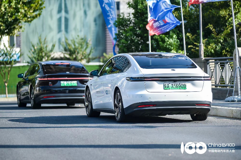 2025媒体管家:“智能化”下半场换挡提速 AI成汽车差异化竞争重要工具